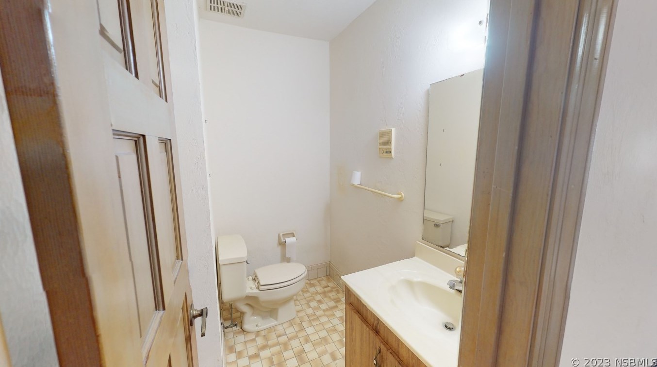1057 Red Maple Way, New Smyrna FL  32168-7945 exterior