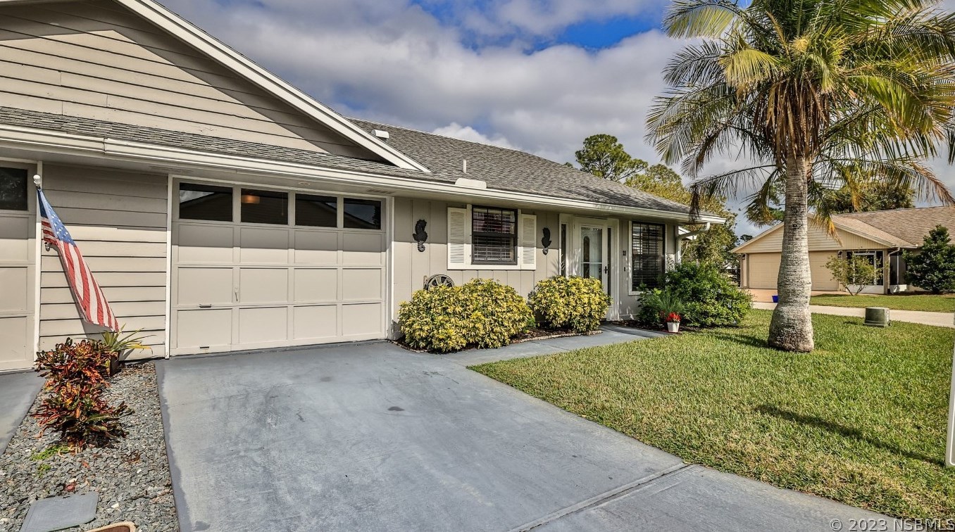 21 Putter Ln, New Smyrna, FL 32168-6142