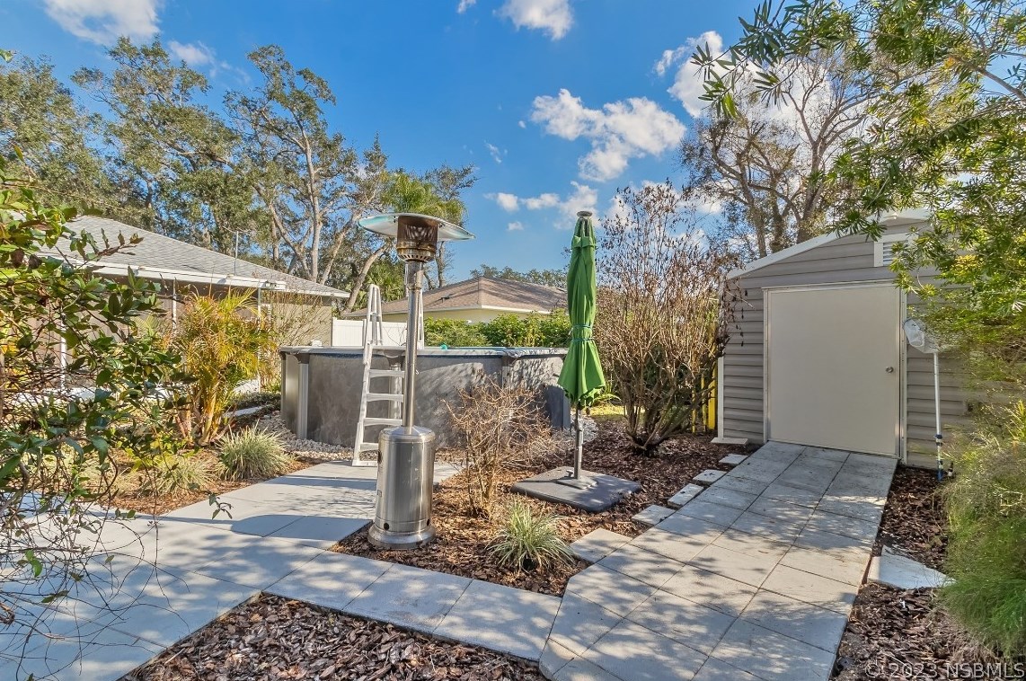 1422 Queen Palm Dr, Edgewater FL  32132-2512 exterior