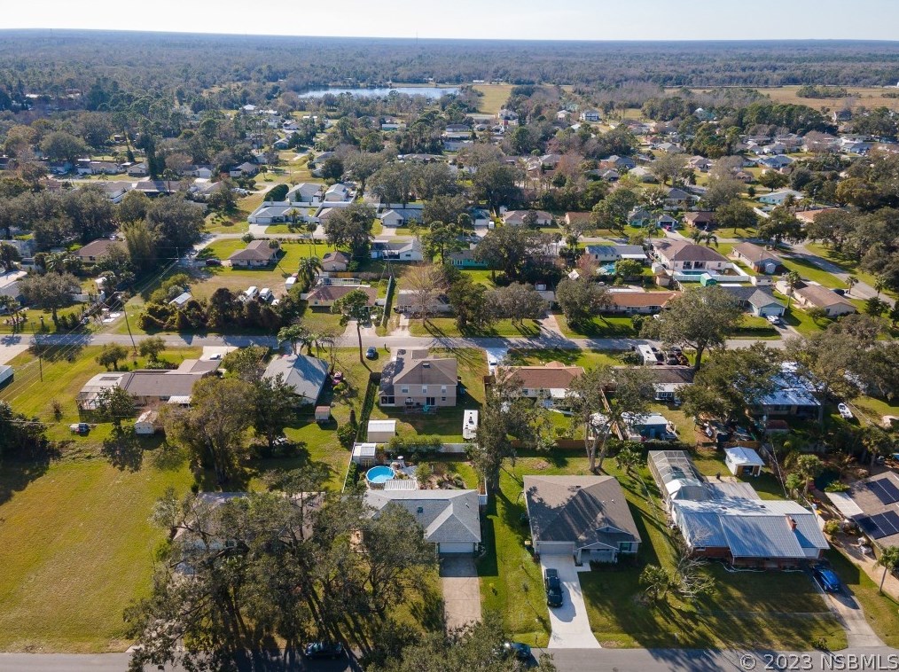 1422 Queen Palm Dr, Edgewater FL  32132-2512 exterior
