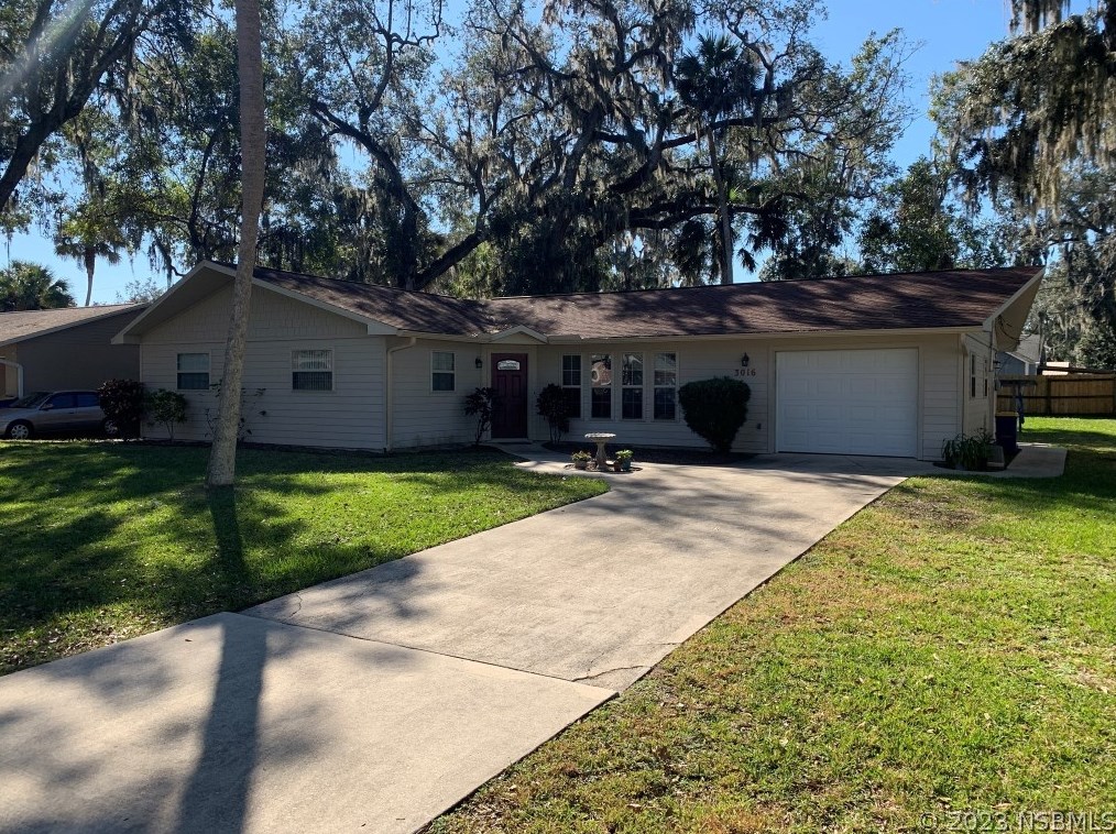 3016 Mango Tree Dr, Edgewater, FL 32141