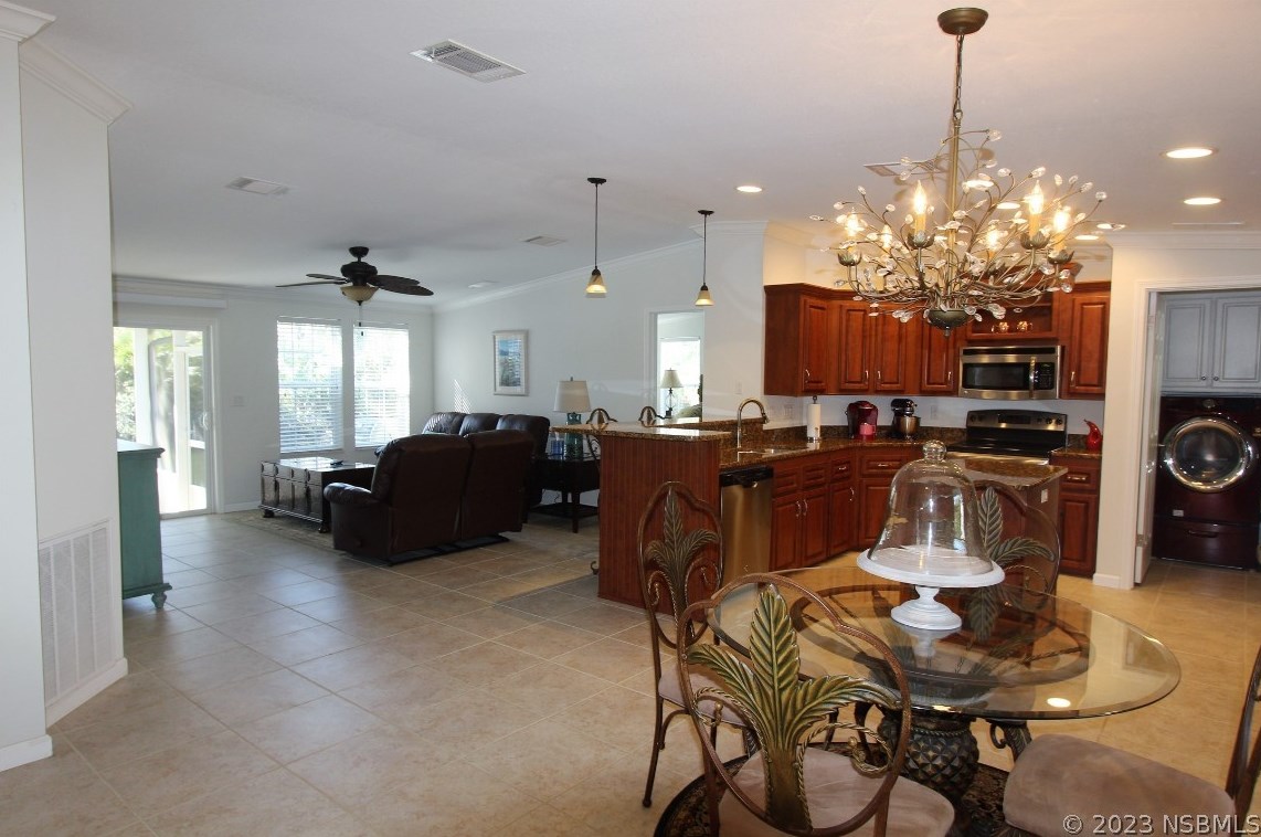 237 Navajo Dr, Oak Hill, FL 32759