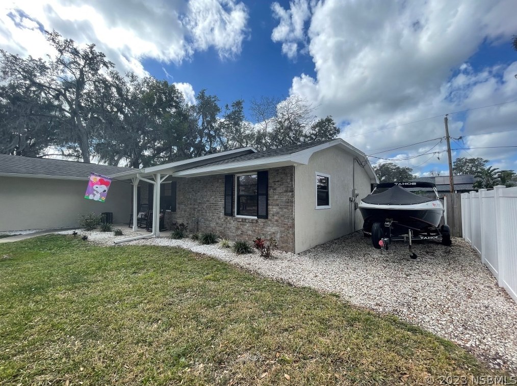 1722 Pine Tree Dr, Edgewater FL  32132-3208 exterior