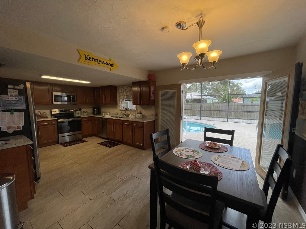 1722 Pine Tree Dr, Edgewater FL  32132-3208 exterior