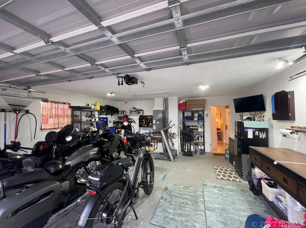 1722 Pine Tree Dr, Edgewater FL  32132-3208 exterior