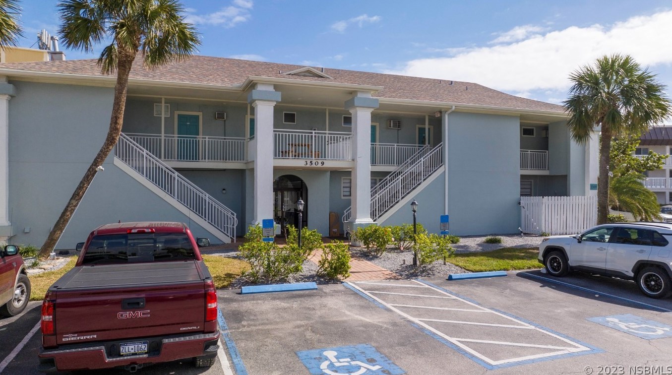 3509 S Atlantic Ave #209, New Smyrna, FL 32169