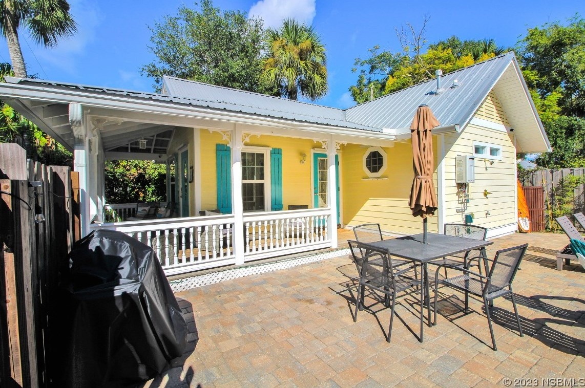 110 Peninsula Ave, New Smyrna FL 32169-2228 exterior