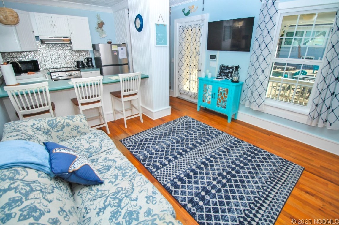 110 Peninsula Ave, New Smyrna FL 32169-2228 exterior