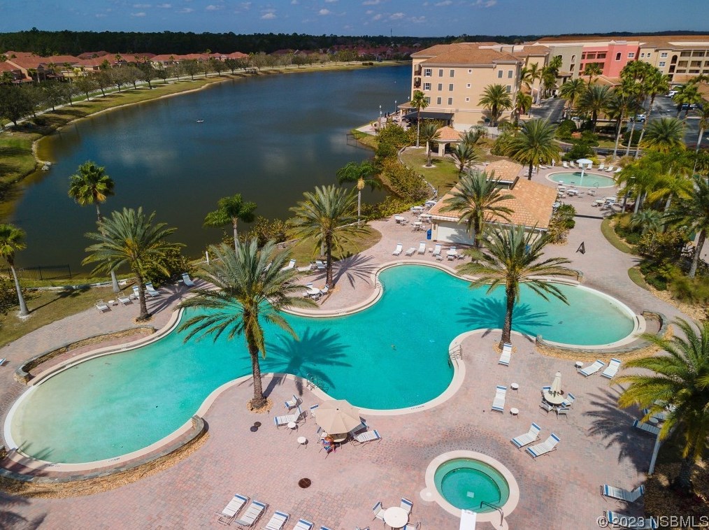 424 Luna Bella Ln, New Smyrna FL  32168-4681 exterior