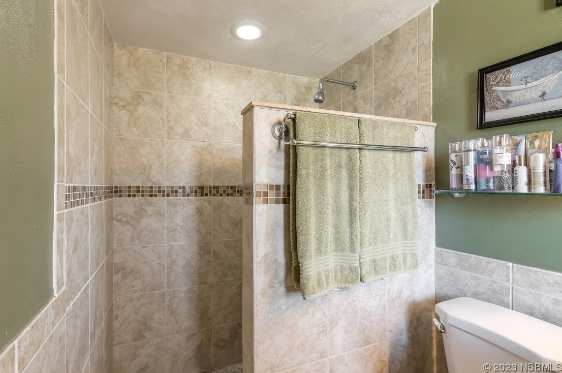 2908 Willow Oak Dr, Edgewater FL  32141-5601 exterior