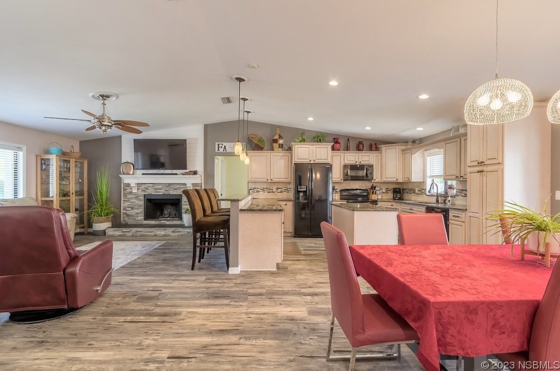 2908 Willow Oak Dr, Edgewater FL  32141-5601 exterior