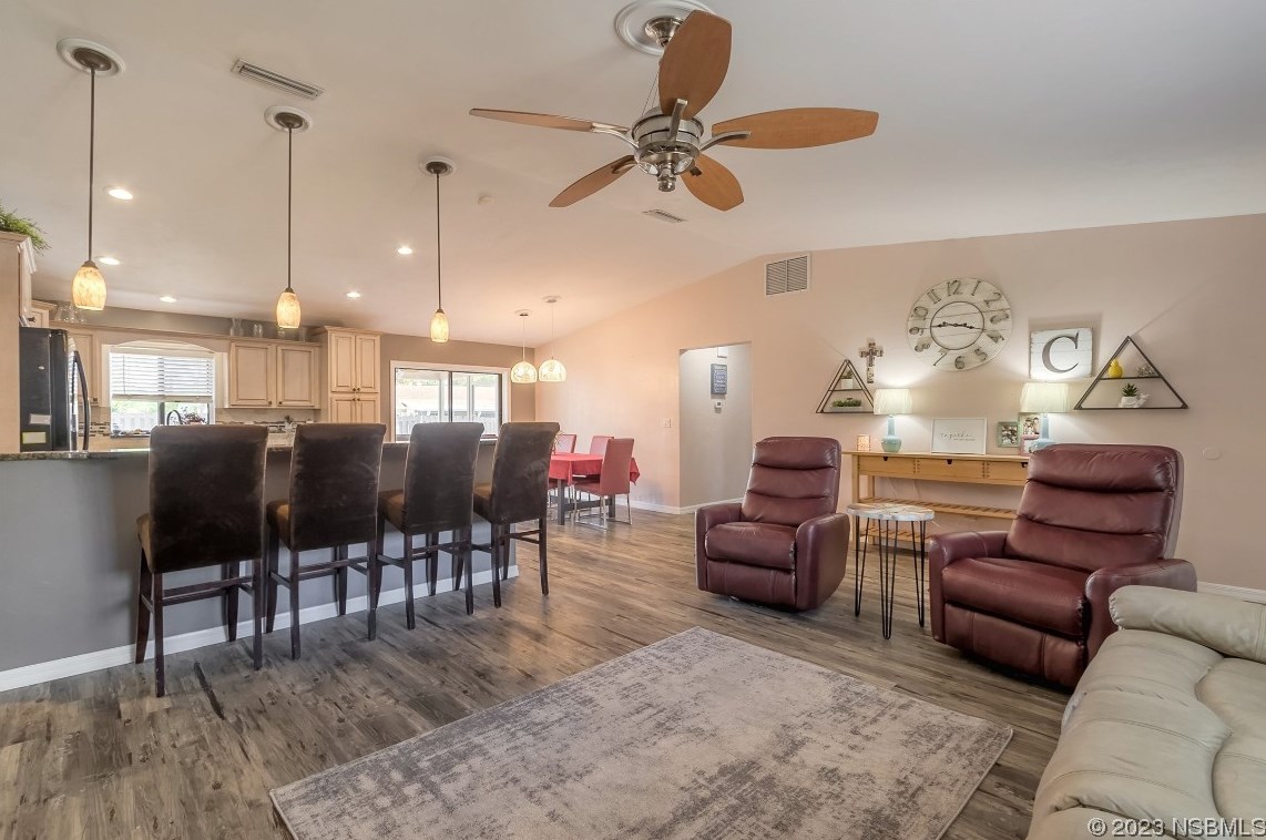 2908 Willow Oak Dr, Edgewater FL  32141-5601 exterior