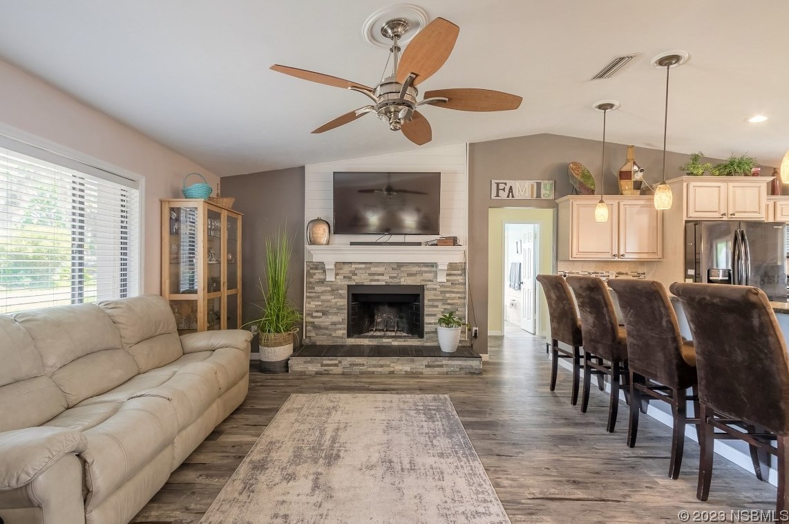 2908 Willow Oak Dr, Edgewater FL  32141-5601 exterior