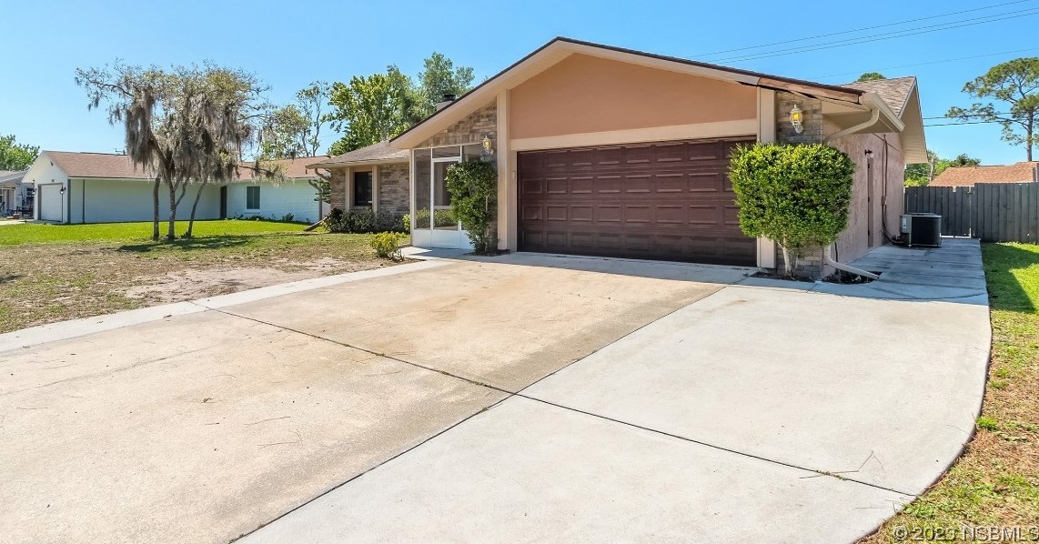 2908 Willow Oak Dr, Edgewater, FL 32141