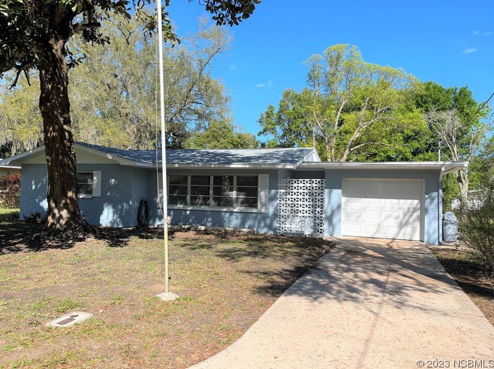 305 Trudgeon Dr, New Smyrna FL  32168-6037 exterior