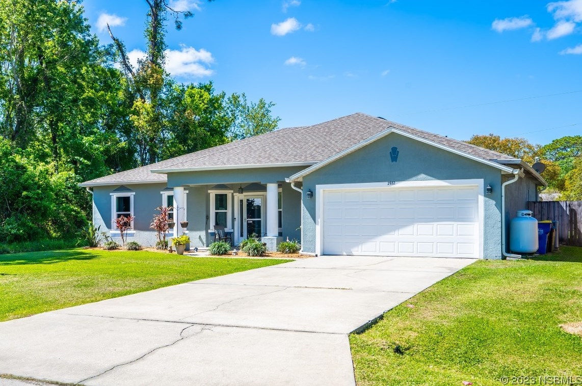 2932 Victory Palm Dr, Edgewater, FL 32141