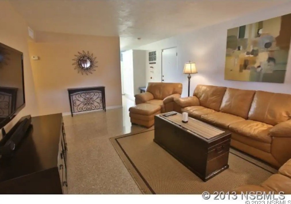923 2nd Ave, New Smyrna FL  32169-3011 exterior