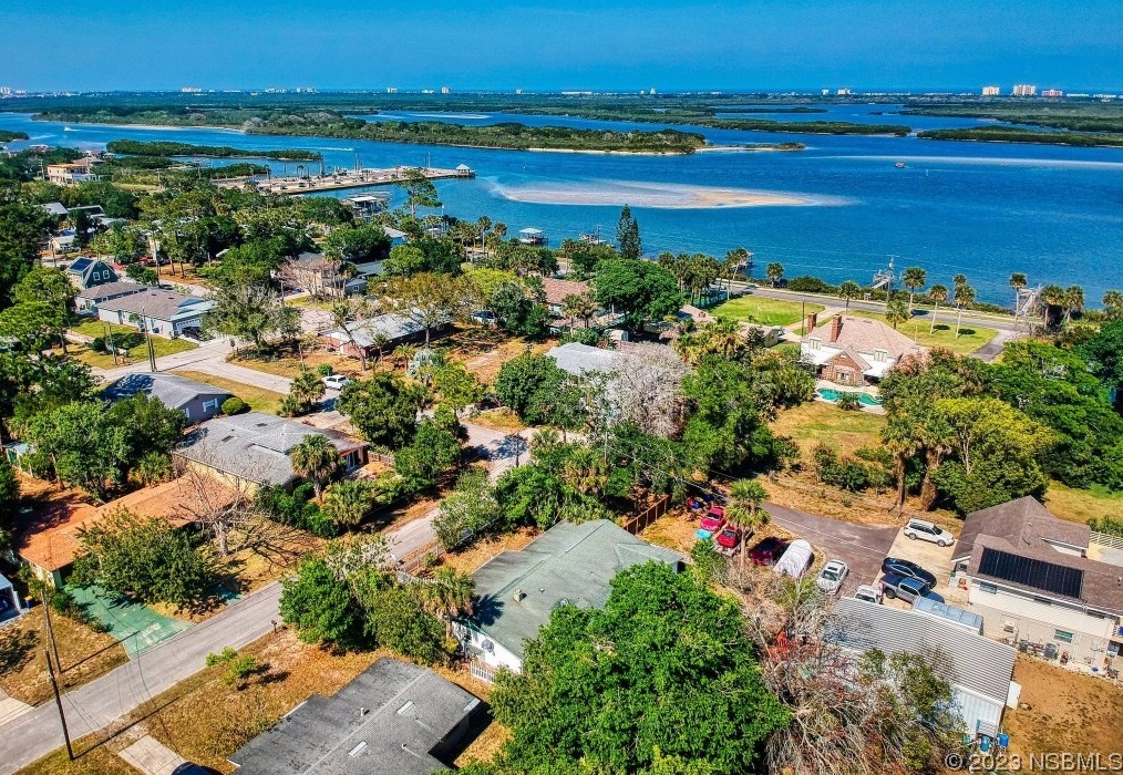 122 Francis Dr, Edgewater, FL 32132-1902