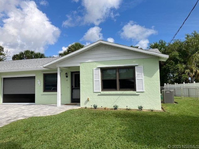 49 Pelican Dr, Edgewater FL  32141-4209 exterior