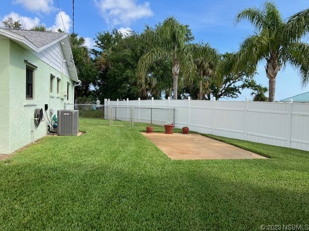 49 Pelican Dr, Edgewater FL  32141-4209 exterior