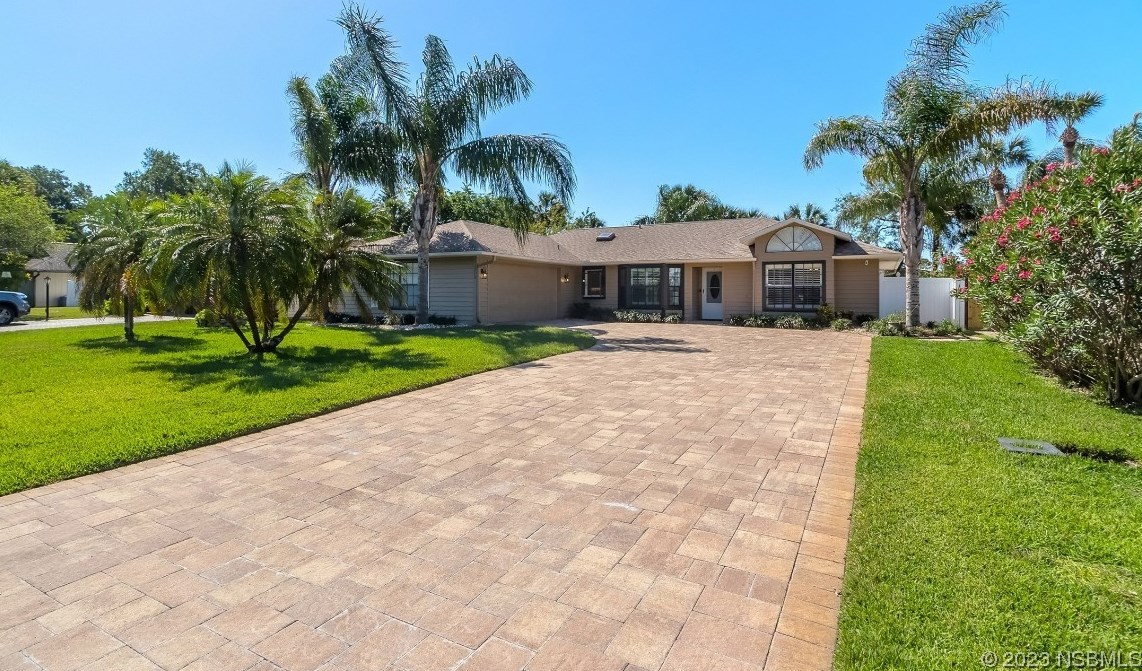 1230 Wayne Ave, New Smyrna, FL 32168-6157