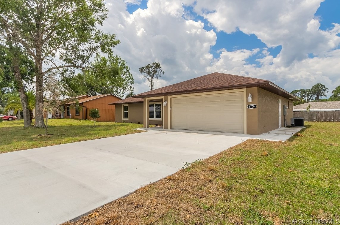 1708 Victory Palm Dr, Edgewater, FL 32132