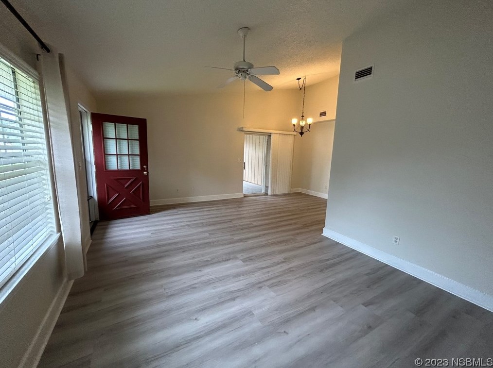 14 Birdie Dr, New Smyrna FL  32168-6106 exterior
