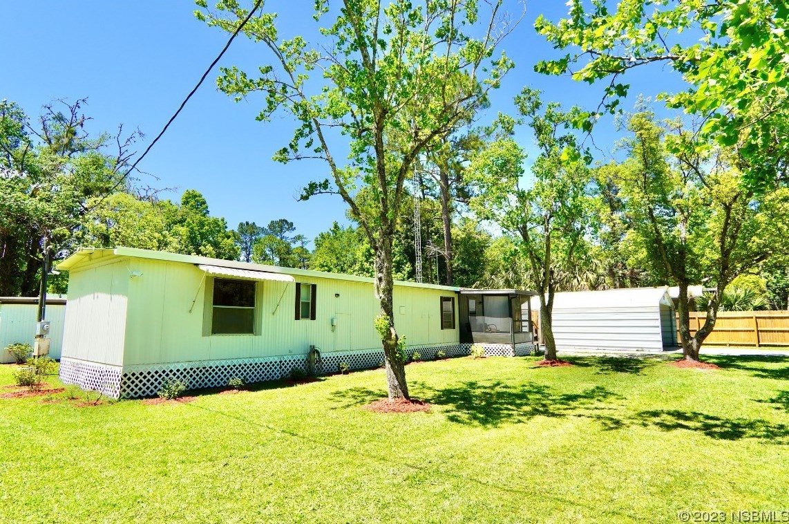 55623 Lisa St, Astor, FL 32102