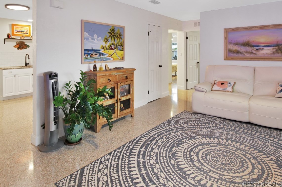 111 Monson Dr, Edgewater FL  32132-1613 exterior