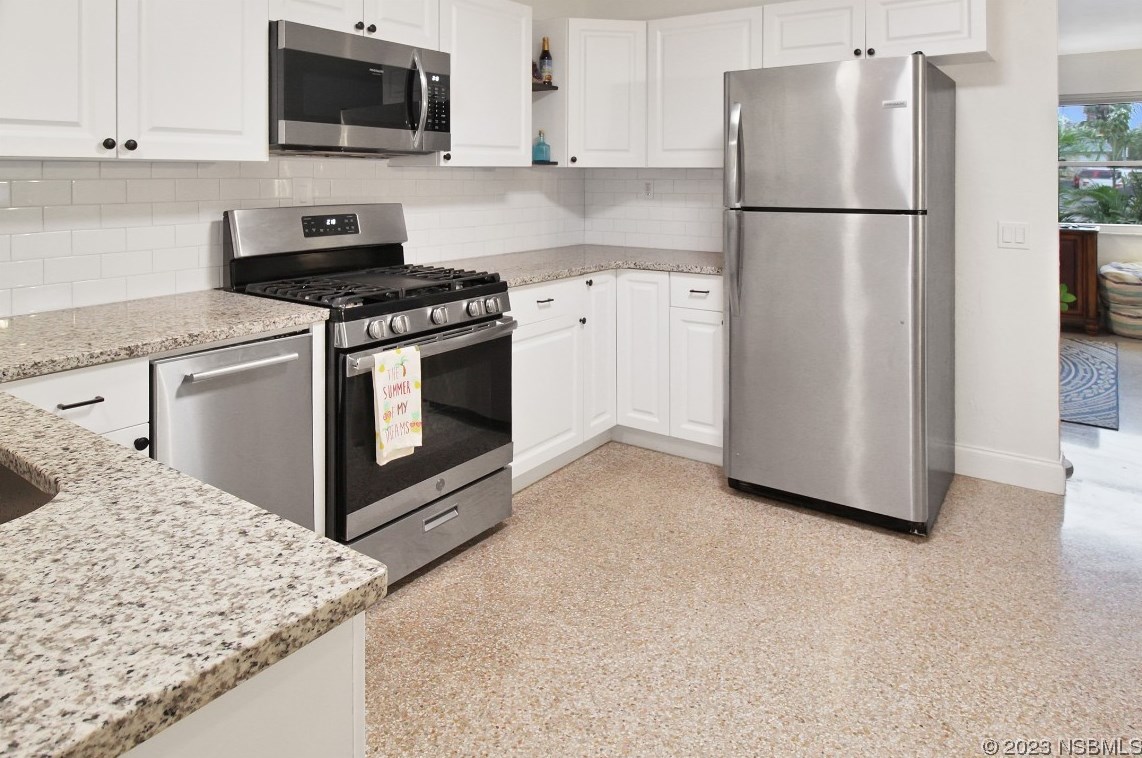 111 Monson Dr, Edgewater FL  32132-1613 exterior