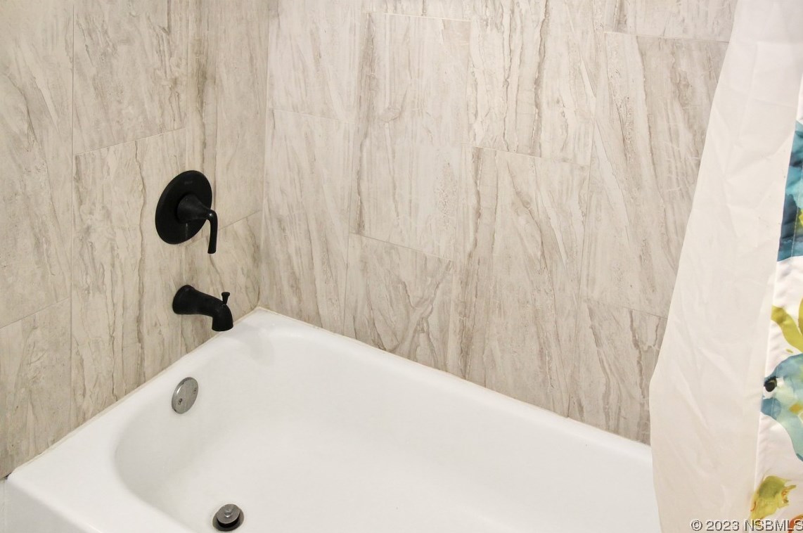 111 Monson Dr, Edgewater FL  32132-1613 exterior