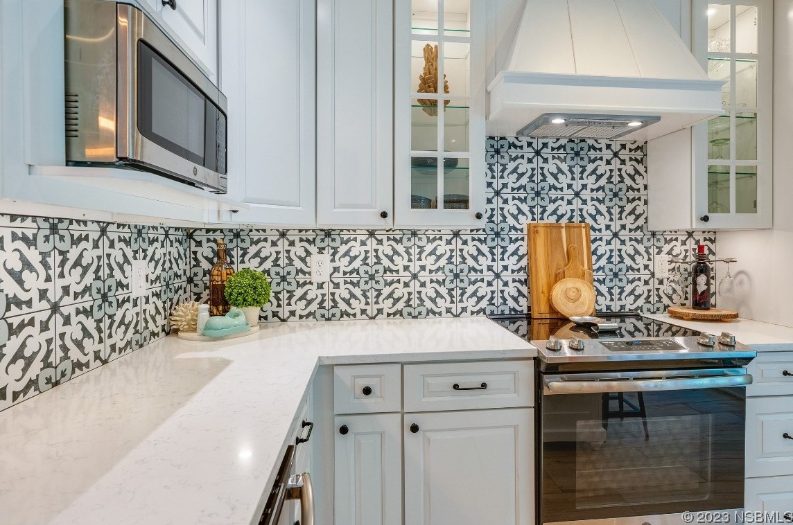 17 Palm Dr, New Smyrna, FL 32169