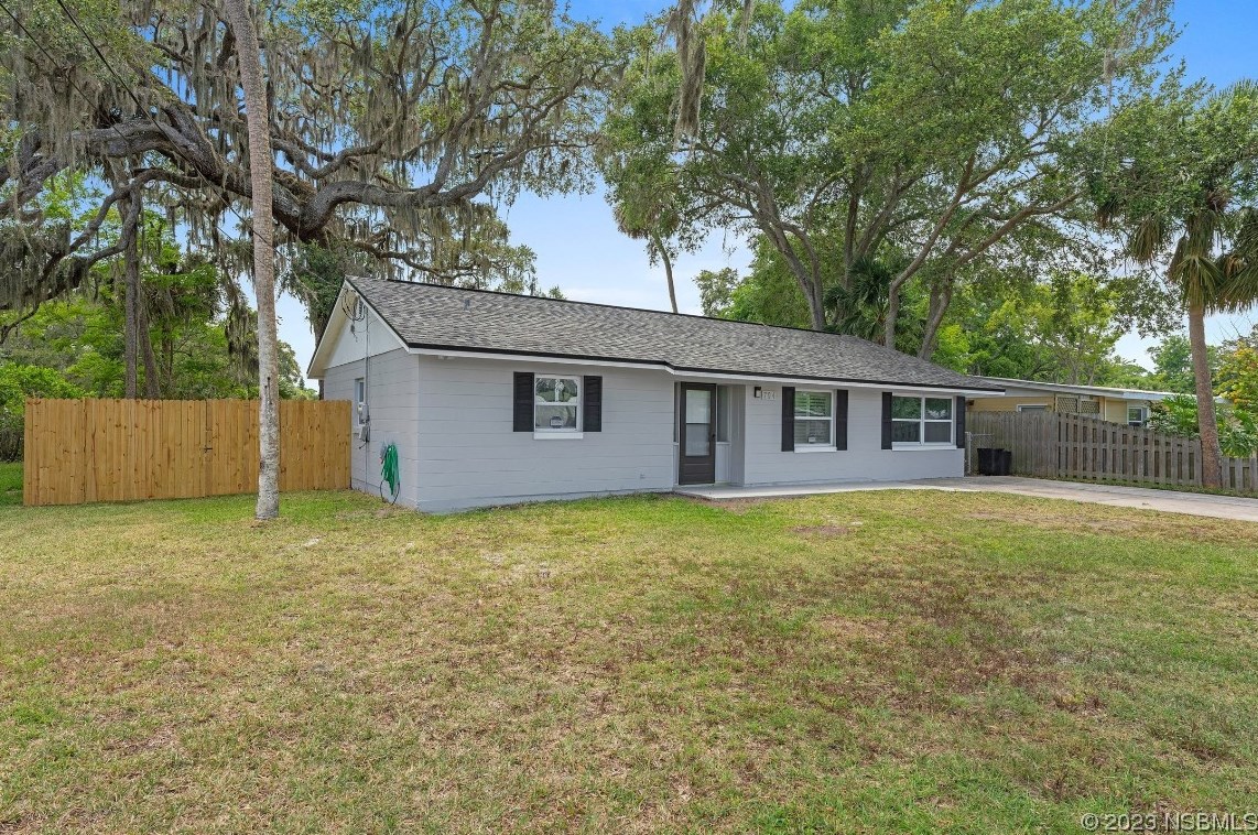 704 Lynn Ave, New Smyrna, FL 32168