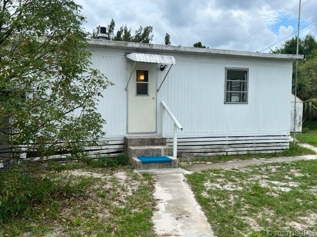 112 West Loop, Oak Hill, FL 32759