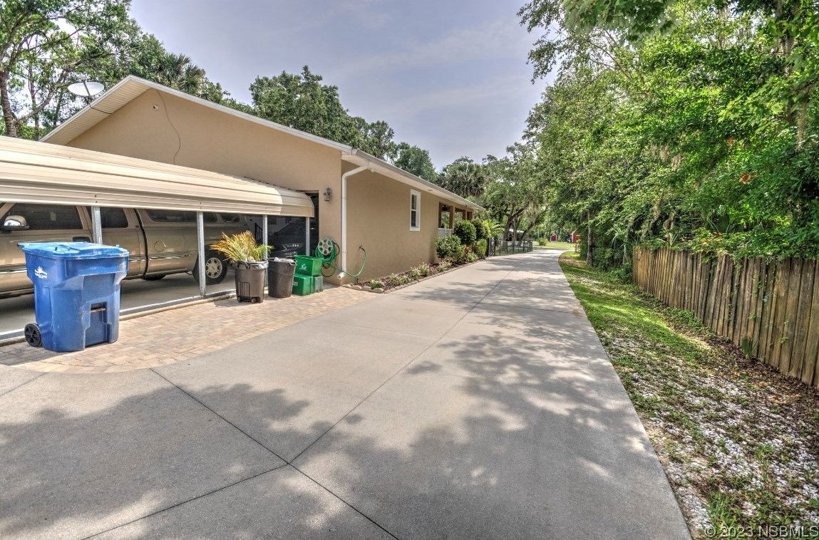 1720 Maplewood Dr, Edgewater, FL 32132-3069
