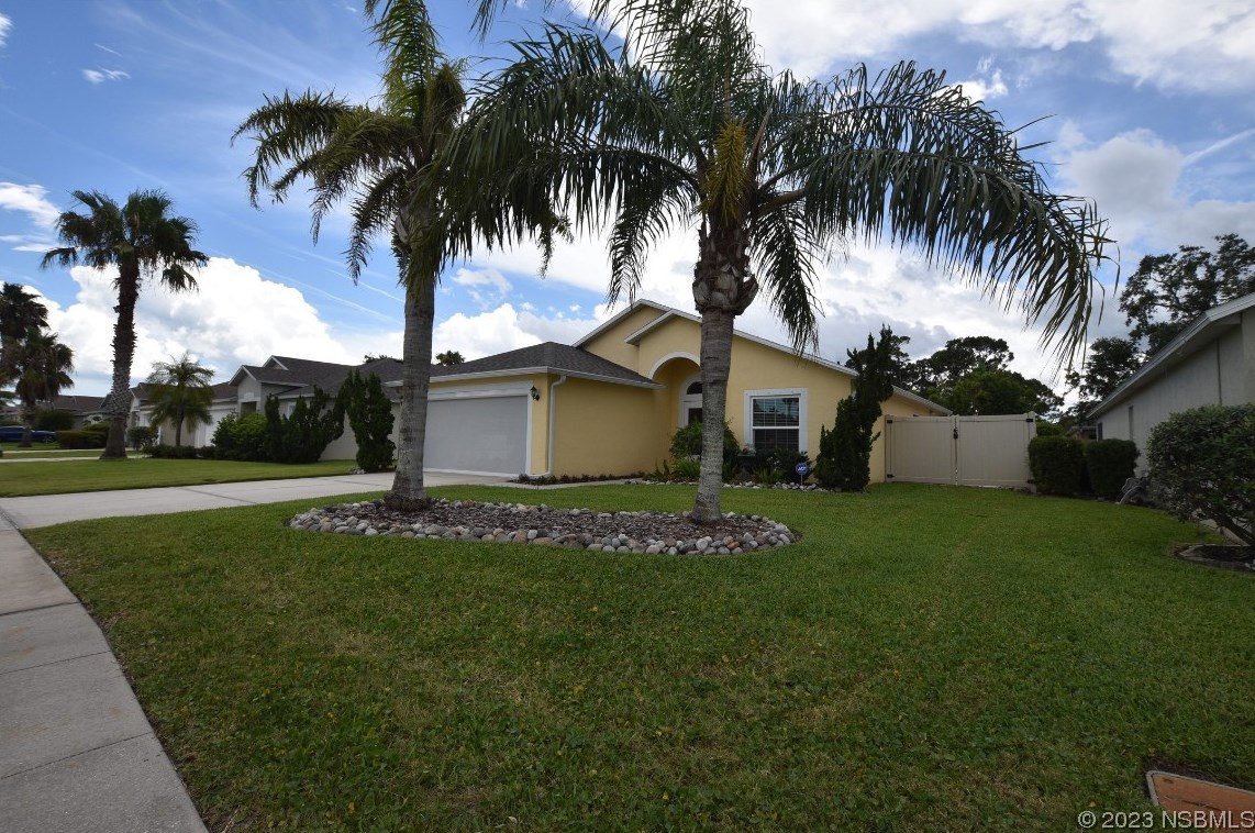 226 Tree Branch Ln, Edgewater, FL 32141-3008