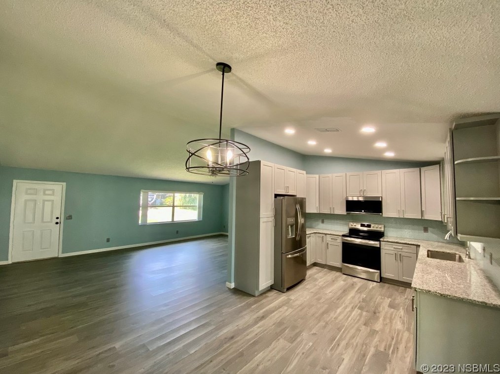 2415 Vista Palm Dr, Edgewater, FL 32141-4813