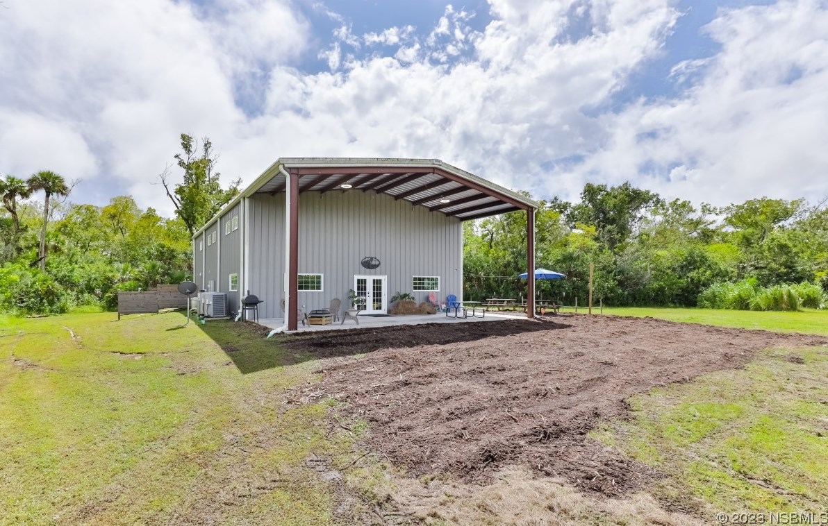 325 N Putnam Grove Rd, Oak Hill, FL 32759