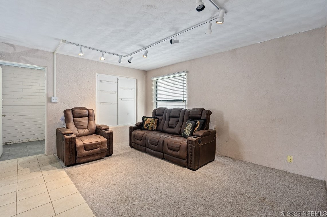 108 Ridgewood Ave, Edgewater FL  32132-1714 exterior