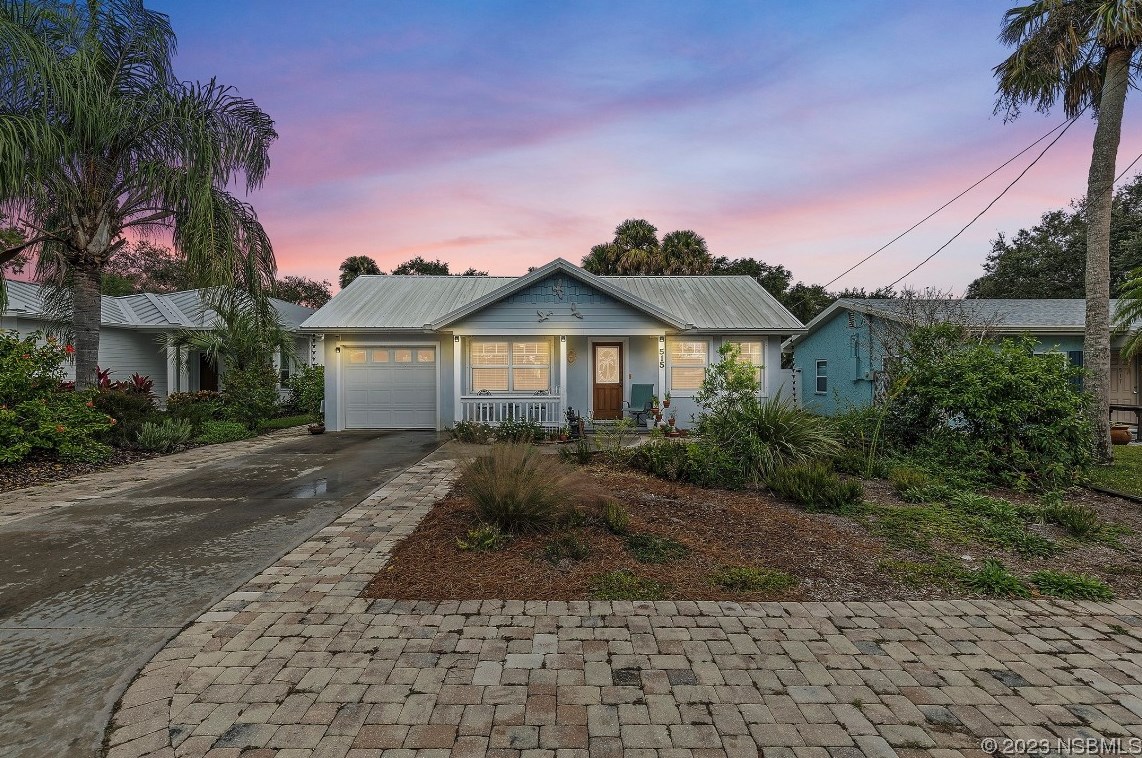 515 Pine St, New Smyrna, FL 32169-2427