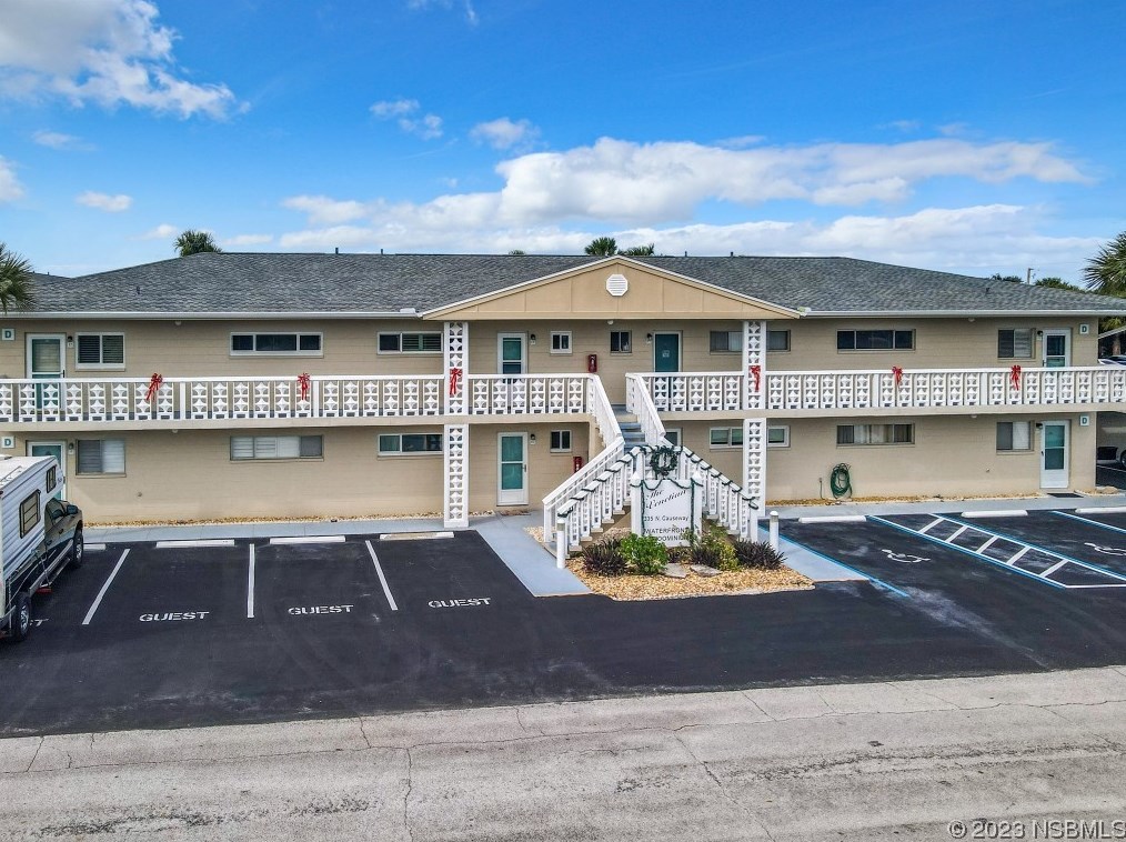 335 Causeway, New Smyrna FL  32169-5242 exterior