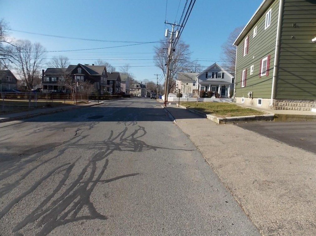 27 Barnum St, Taunton MA 02780-4601 exterior