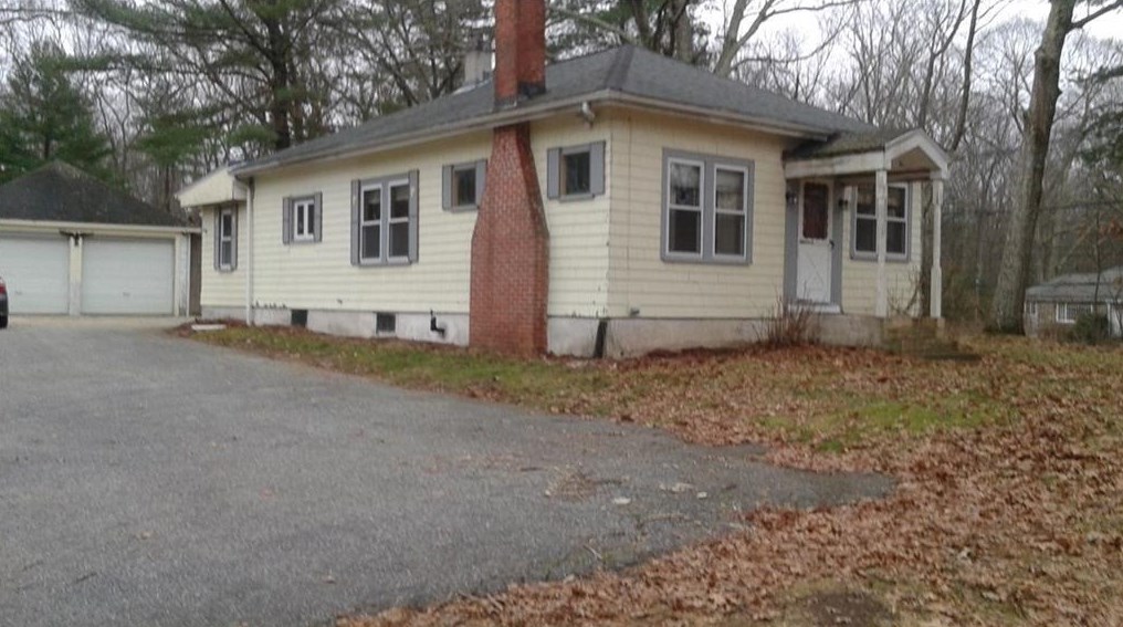 1 Capron Rd, Smithfield, RI 02917-1702