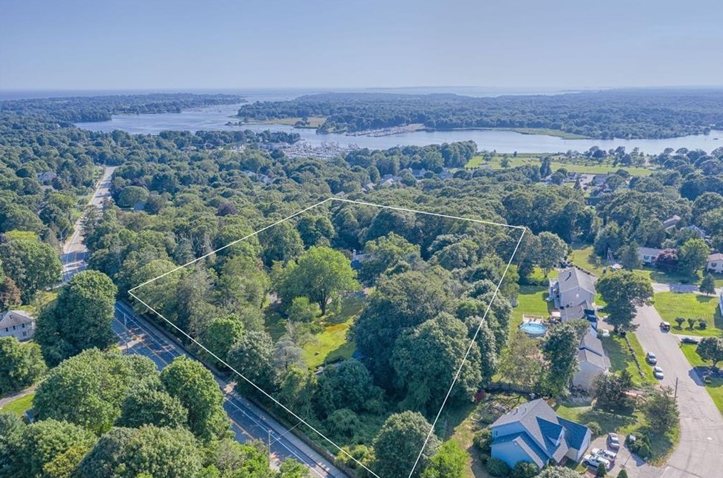 165 East Ave, Westerly, RI 02891