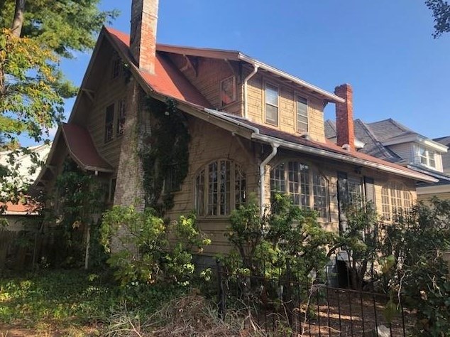 87 Farragut Ave, Providence, RI 02905-1318