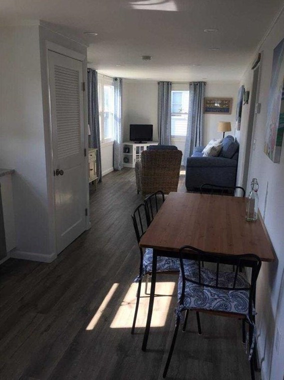 97 Center Ave, Middletown, RI 02842