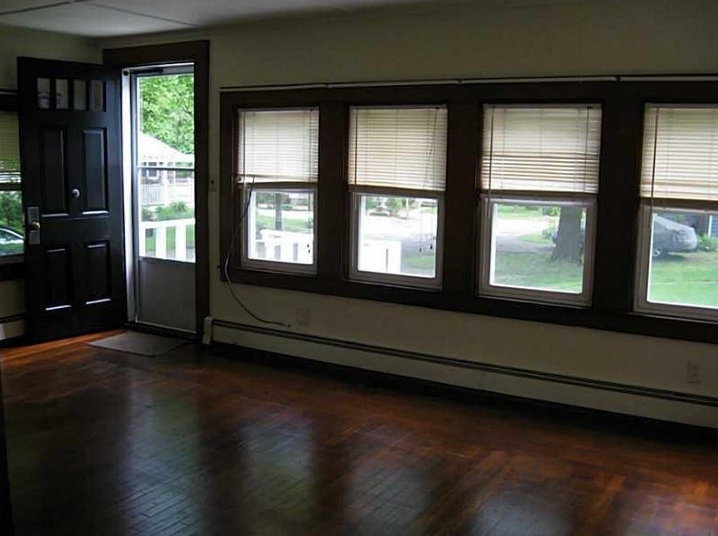 25 Thomas St, North Kingstown, RI 02852