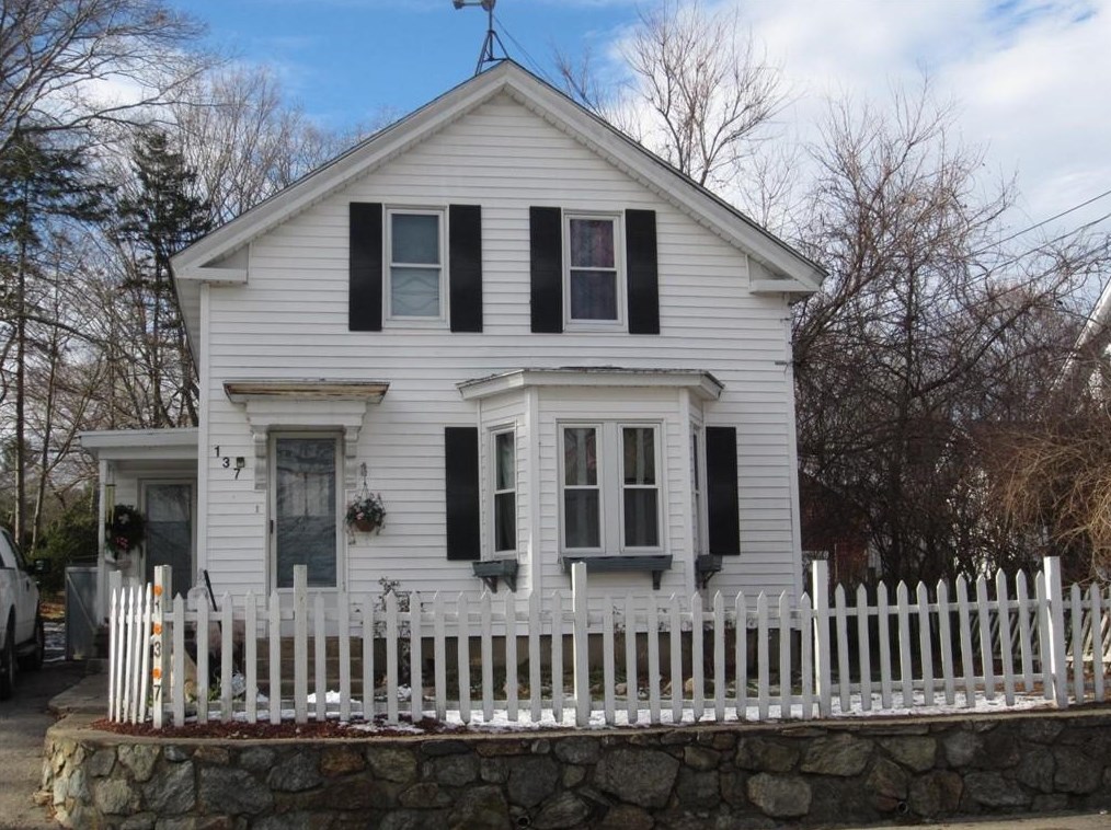 137 S Main St, Coventry, RI 02816