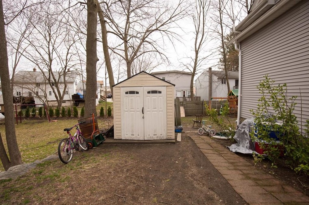 43 East St, West Warwick RI  02893-5938 exterior