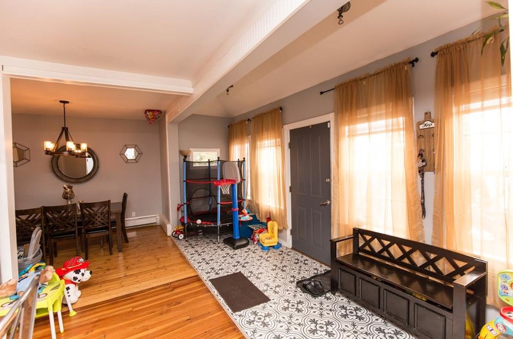 43 East St, West Warwick RI  02893-5938 exterior